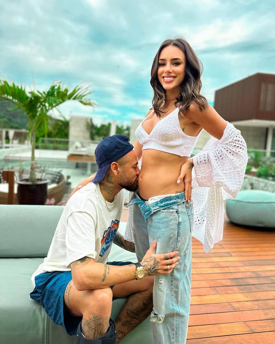 Prevario trudnu djevojku, javno joj se ispričao, a sada se javlja starleti: 'Neymar nema srama'