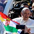 U Budimpešti deseci tisuća ljudi prisustvovali misi pape Franje: 'Ne zatvarajte vrata strancima'