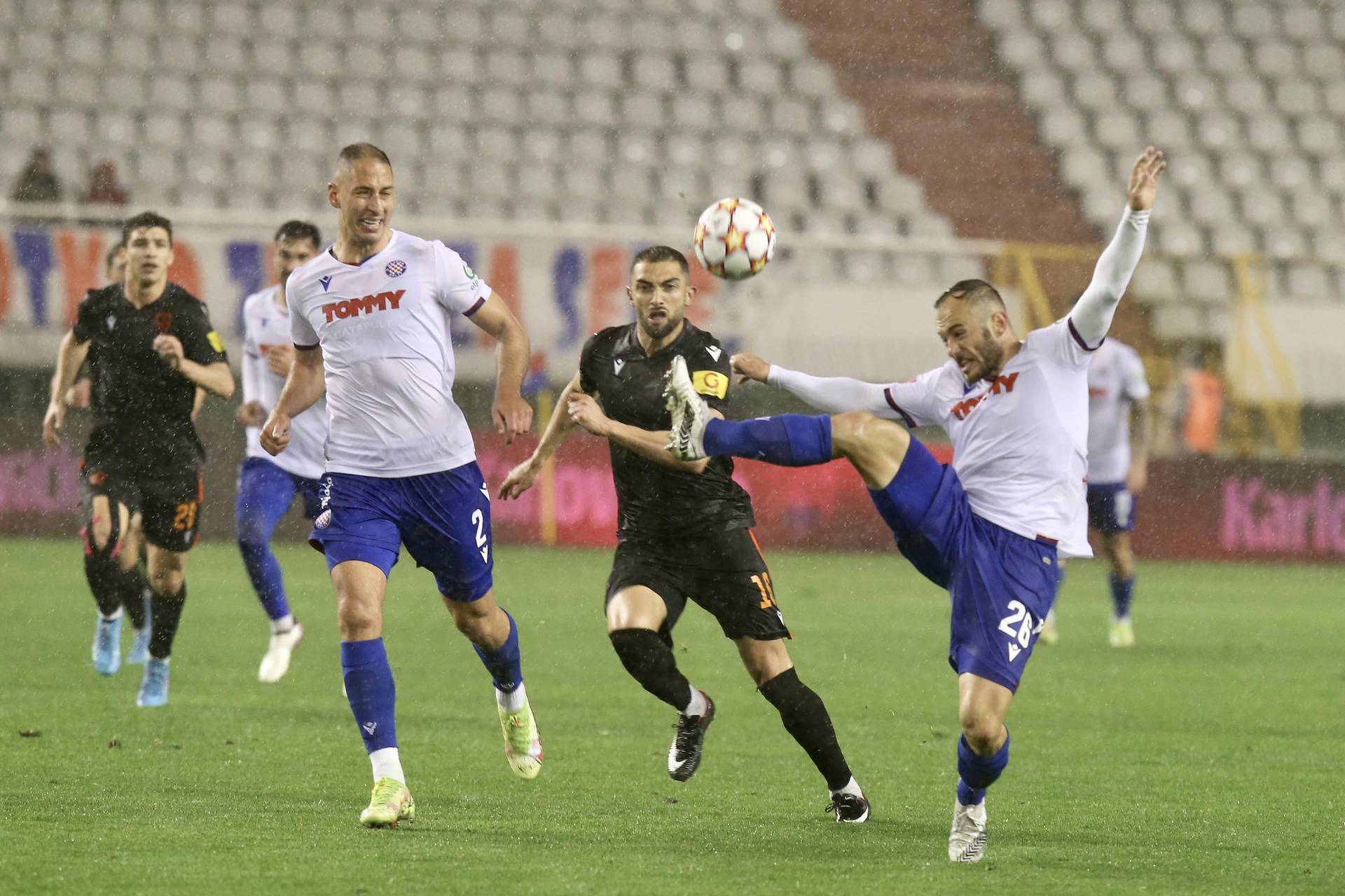 Hajduk navijačima čupa živce, ali i dalje je u igri. Trener bi konačno morao nešto i uigrati