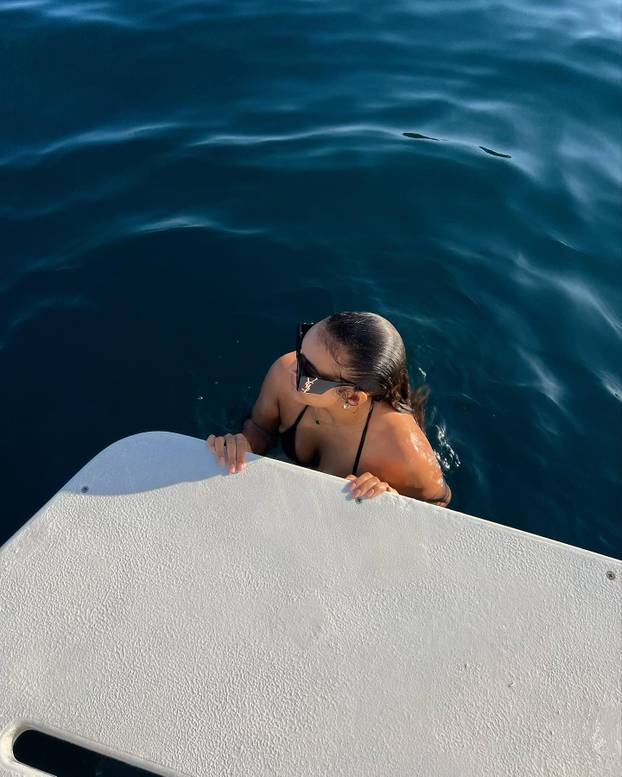 Zvijezda Galatasaraya kaže da mu izgled nije bitan. Pogledajte kako izgleda njegova djevojka