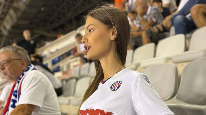 FOTO 'Trogirska Heidi Klum' na Poljudu: Voli Hajduk i brze aute, a zavidi joj i Victoria Beckham