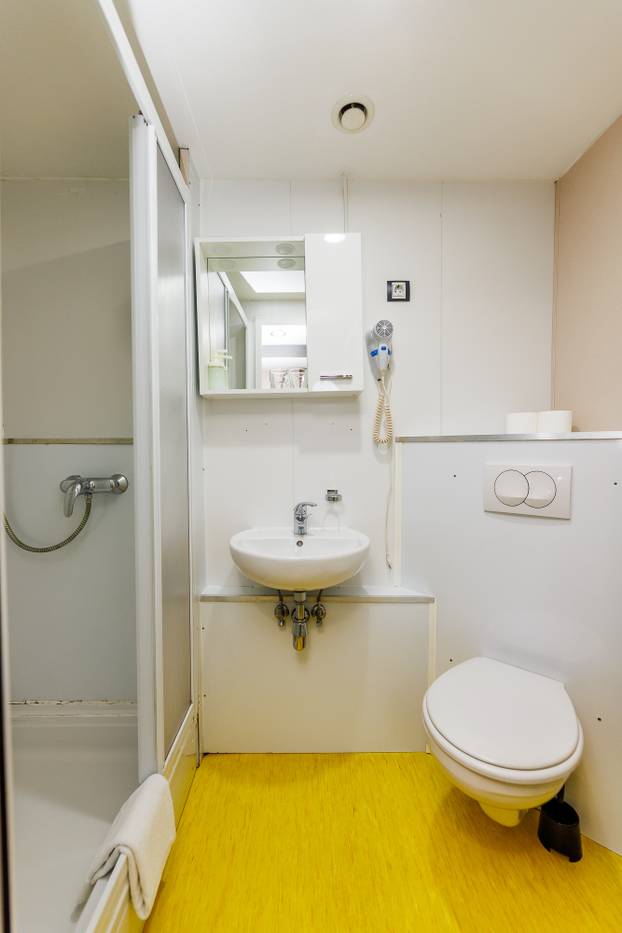 FOTO Zavirite u prvi brod-hotel u Hrvatskoj: Noćenje na ovom brodu u Rijeci ima posebnu čar