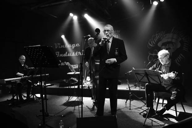 Zagreb: Jimmy Stanić nastupio u Vintage baru