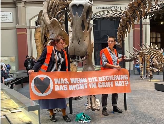 Activists get stuck in Berlin natural history museum