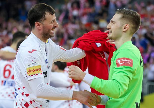 Hrvatski rukometaši slave nakon što su svladali Island 32:26