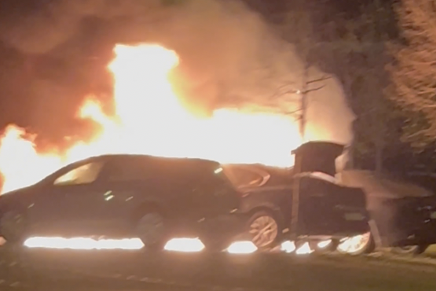 Zapaljeni automobil kod Maksimira