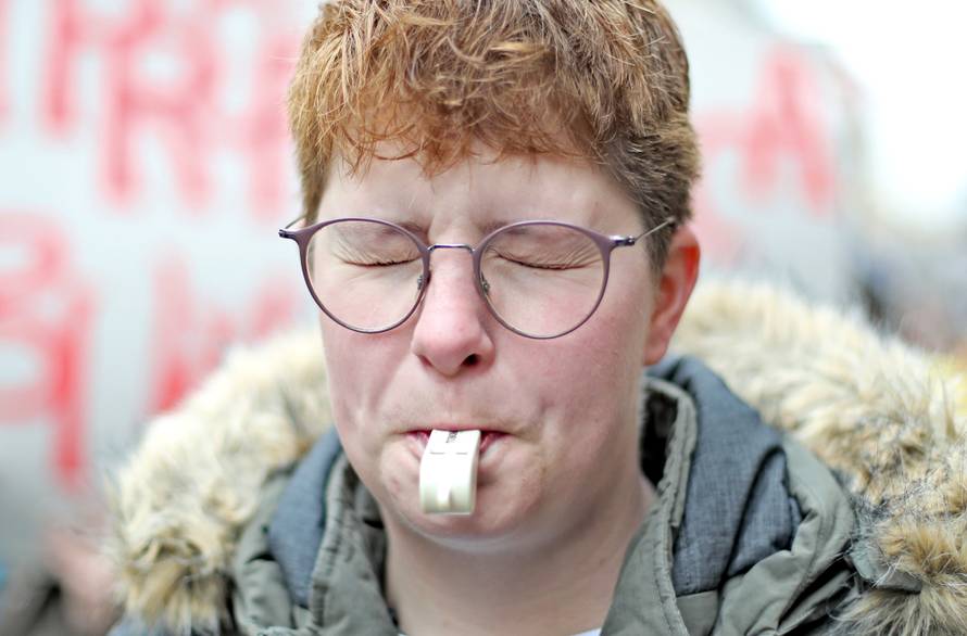 'Vlada je najgori razred' i ostali genijalni transparenti učitelja