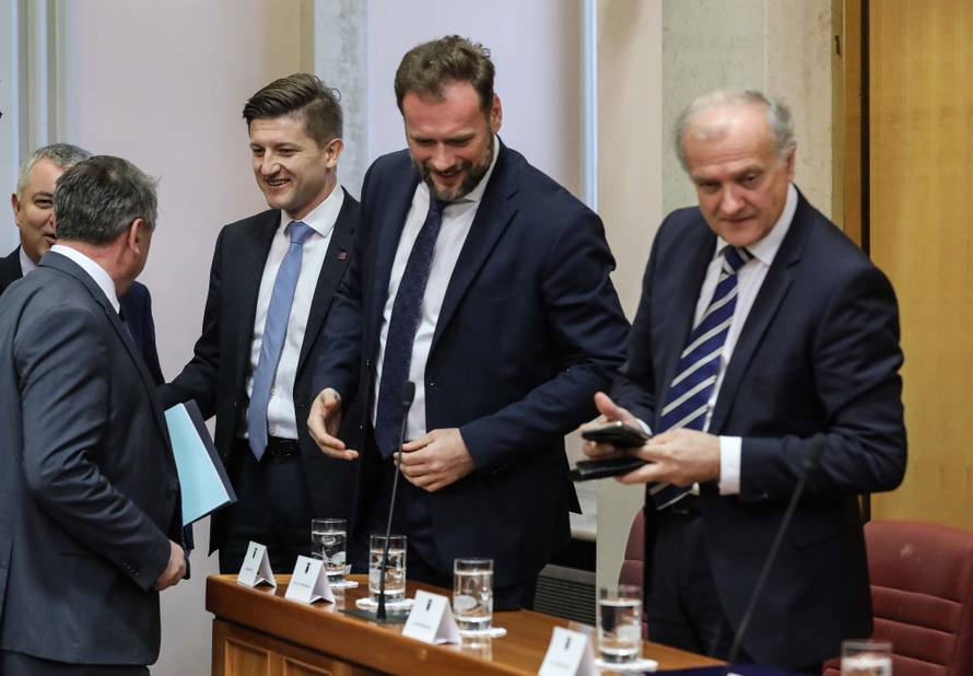Zagreb: 16. sjednica Hrvatskog sabora započela "aktualnim prijepodnevom"