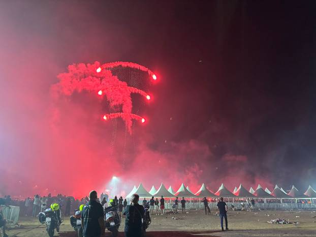 FOTO Spektakularna predstava dronova na nebu: Odali počast svim brigadama i Vukovaru