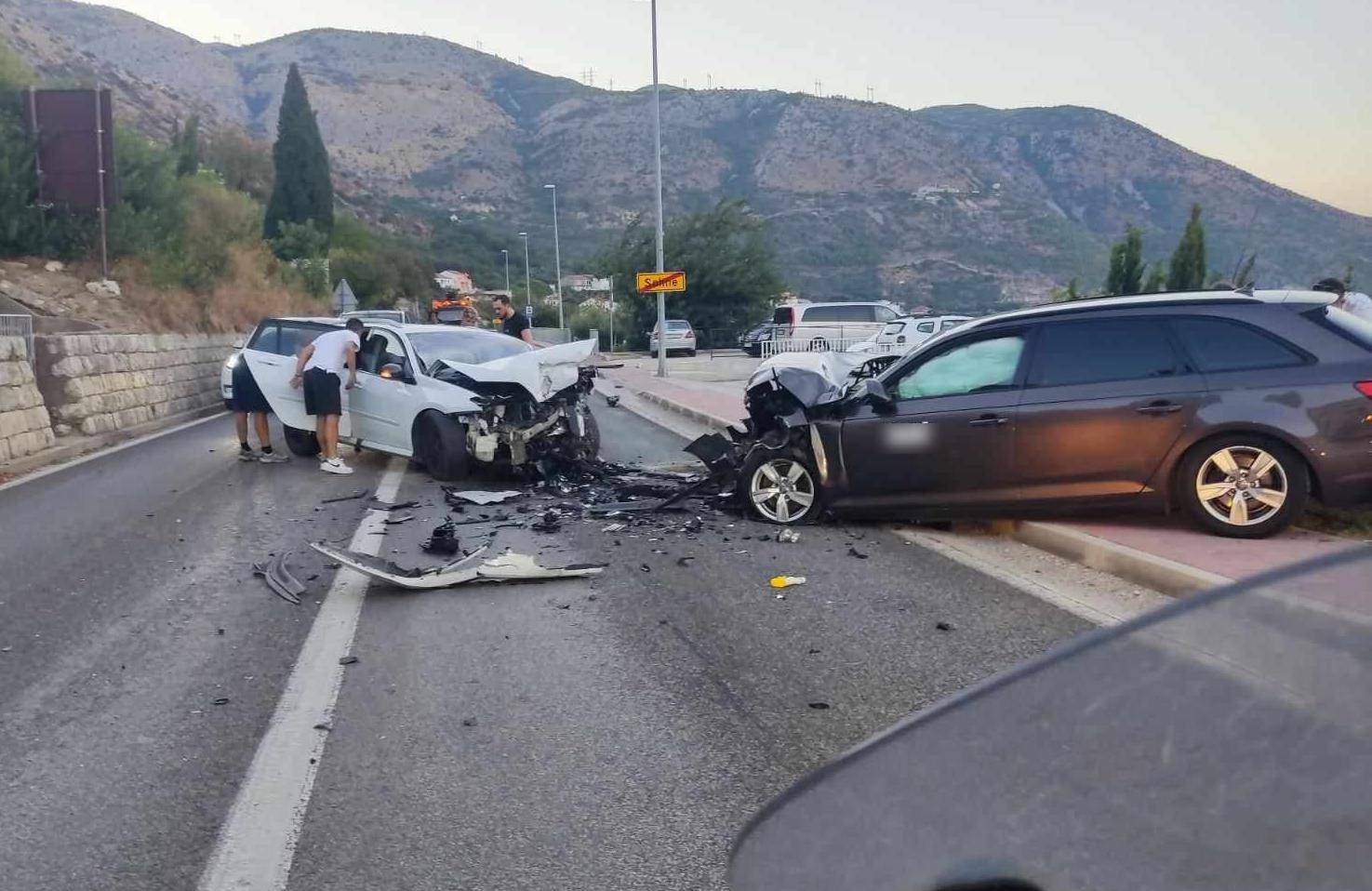 FOTO Užas na magistrali između Dubrovnika i Cavtata: U sudaru jedan mrtav, više je ozlijeđenih