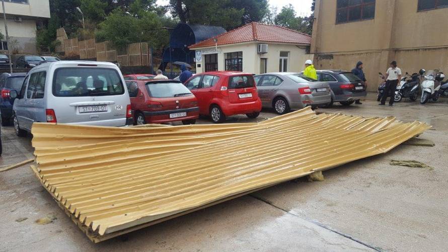 Jaka kiša poplavila Trogir, na Čiovu je pijavica rušila stupove