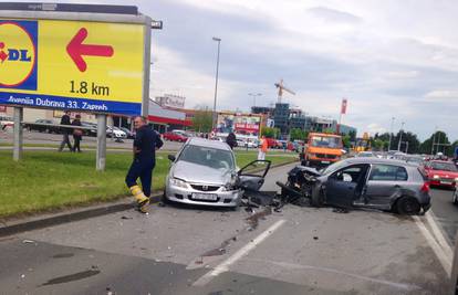 Zagreb: Na Branimirovoj ulici sudarila su se tri automobila