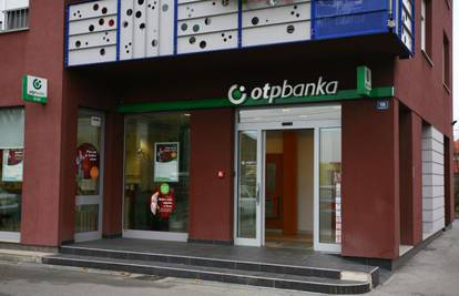 OTP banku u Sesvetama opet orobila naoružana pljačkašica
