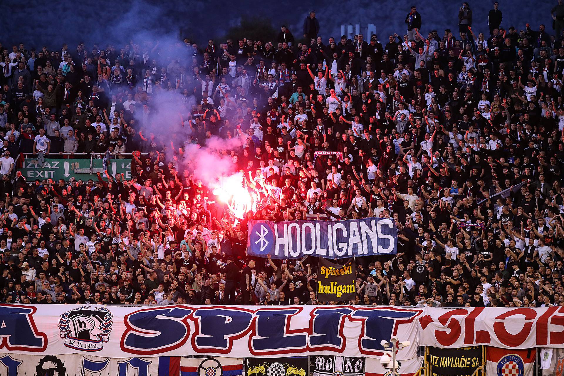 Split: Torcida za vrijeme utakmice Hajduk i Dinamo