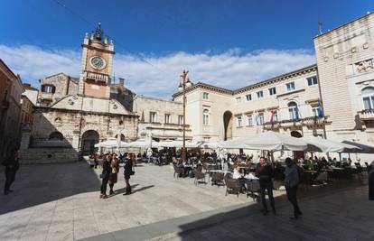 Stroge mjere zbog rasta brojeva u Zadarskoj županiji: Kafići rade do 20 sati, maske na otvorenom
