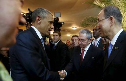 Nakon pet desetljeća: Rukovali se predsjednici SAD-a i Kube  