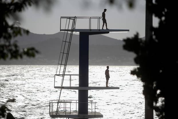 Zadar: Jesensko poslijepodne na skakaonici bazena Kolovare