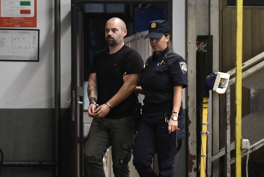 Zagreb: Privođenje uhićenih u Hrvatskim šumama