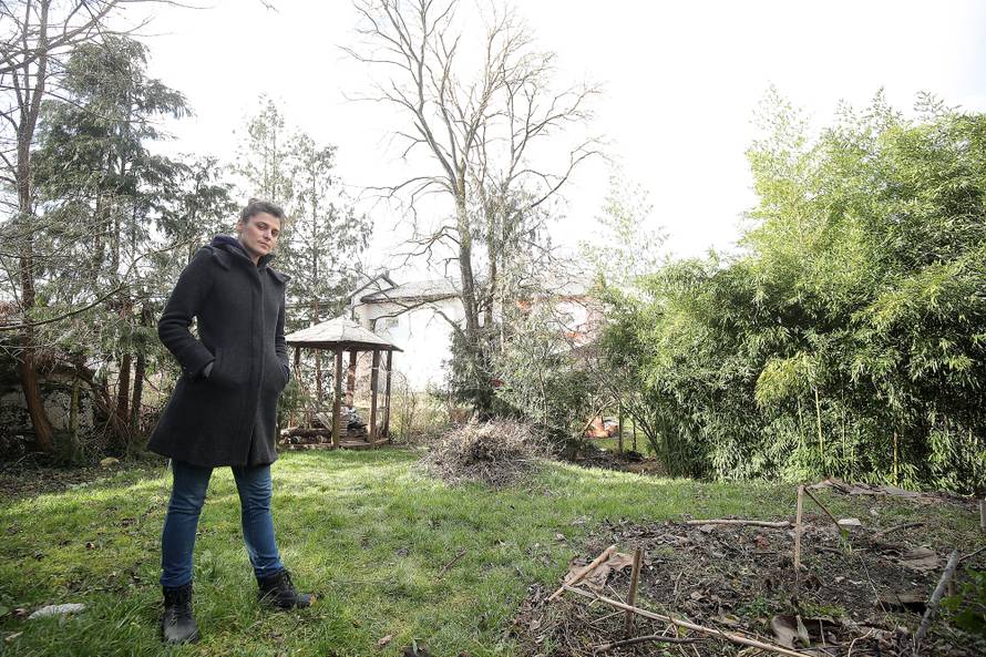 Ne dam Hrvatskim vodama da unište moj vrt, stablo i potok...