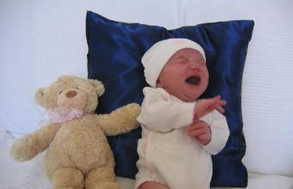 Šveđanka drugi put rodila kćer na putu do rodilišta 