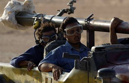 Gadafijeve snage zaustavile su pobunjenike na ulazima u Sirt
