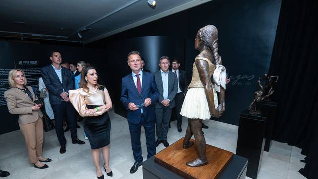Zagreb: Svečano otvorena izložba "Od boemstva do vječnosti“ sa stotinjak umjetničkih djela iz mostarske galerije The Hub of Fine Art