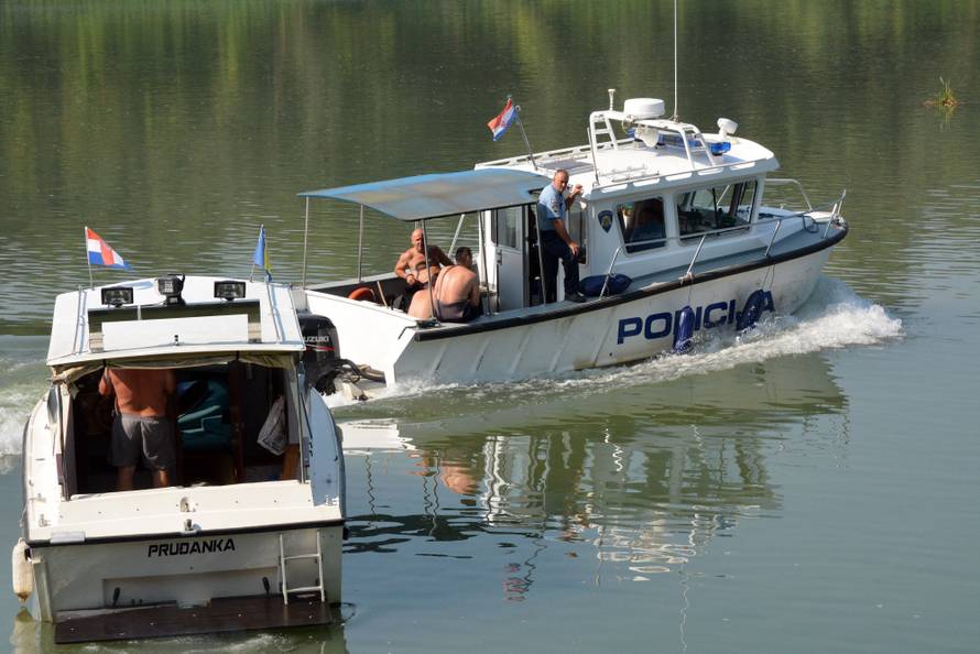 Slavonski Å amac: Potraga za nestalim u Savi