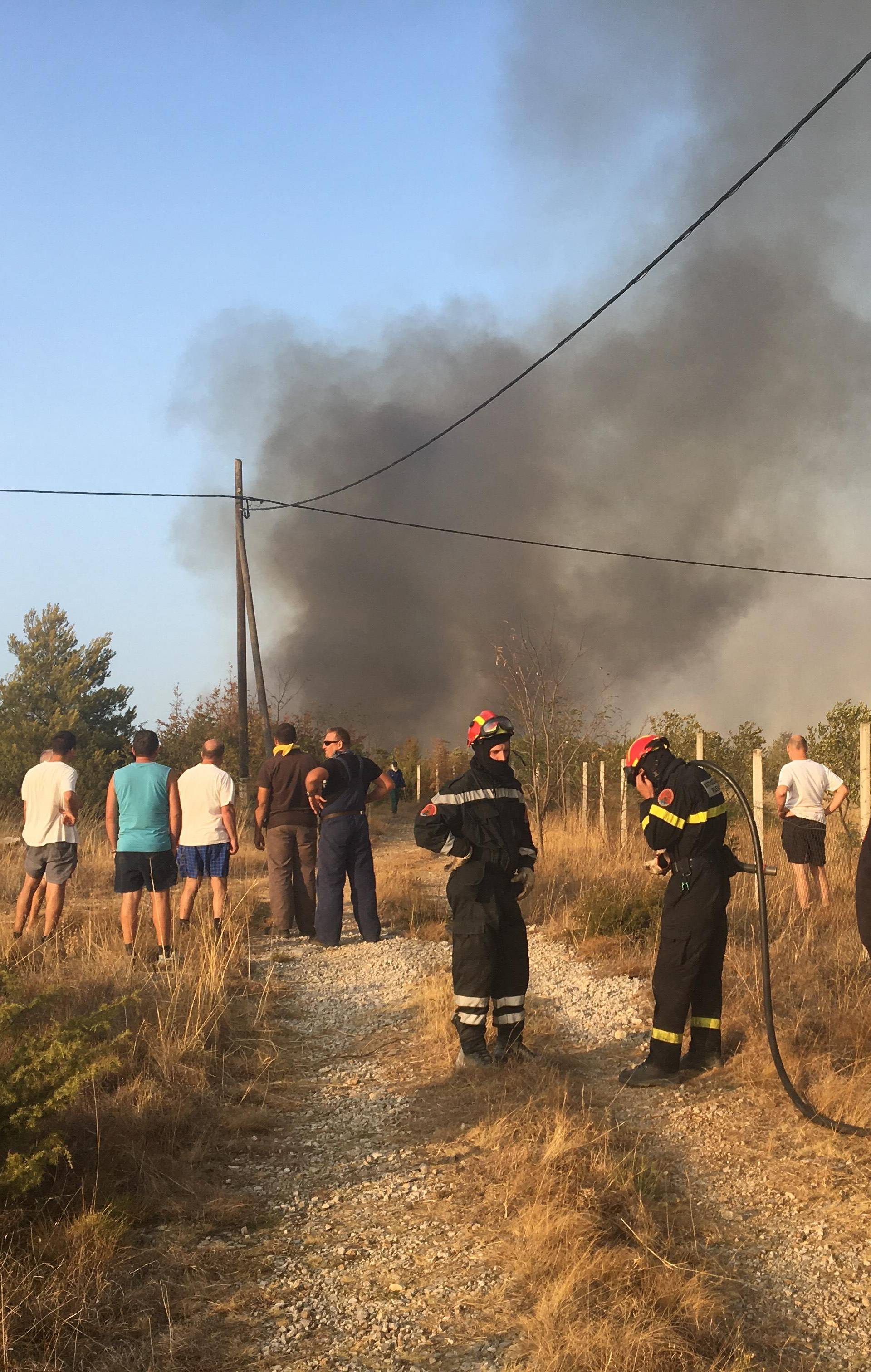 Izazivanje požara u Benkovcu: Dvije žene dale iskaz na policiji