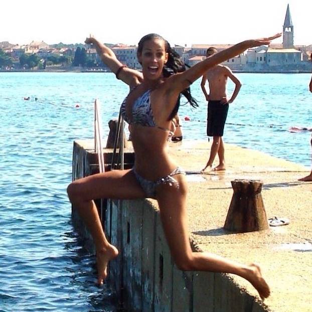 FOTO I tad je nosila tangice: Ovako je supruga slovenskog premijera izgledala kao plavuša