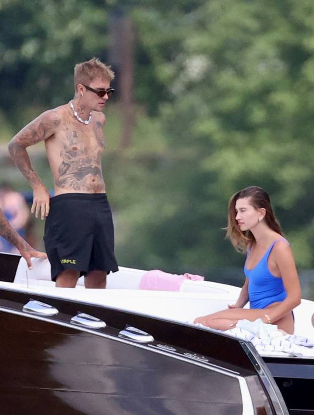 *PREMIUM-EXCLUSIVE* Helping him heal. Hailey Bieber puts on a very loved up display with Justin as two relax during their time in Couer d’Alene