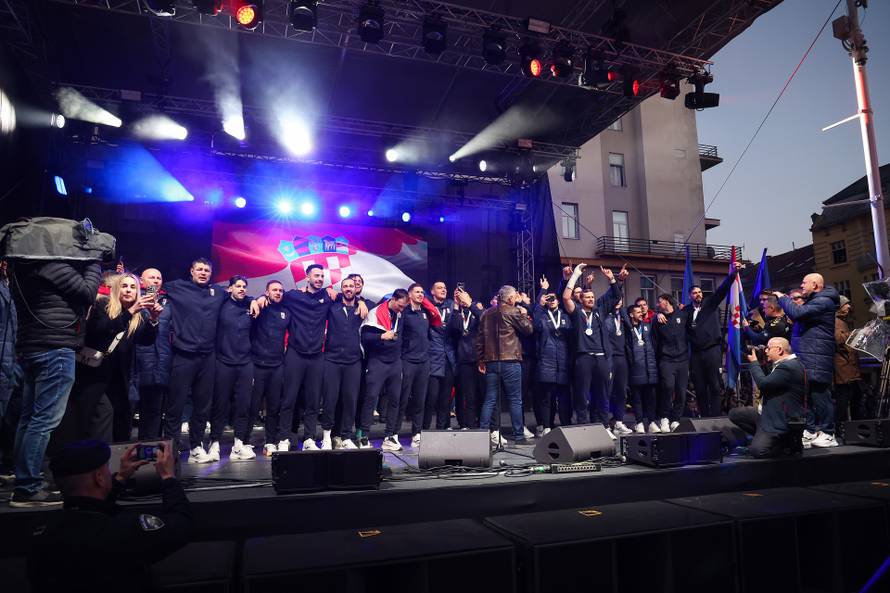 Zagreb: Marko Perković Thompson nastupio na svečanom dočeku hrvatske rukometne reprezentacije