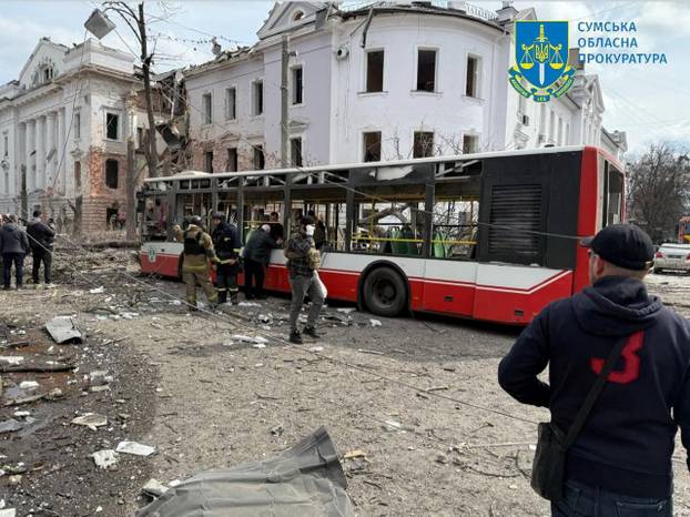 He saved fellow citizens from the burning bus of death. Kiril (13) is the hero of Ukraine: ‘The dead were everywhere’