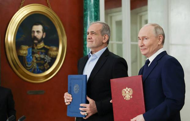 Iranian President Masoud Pezeshkian visits Russia