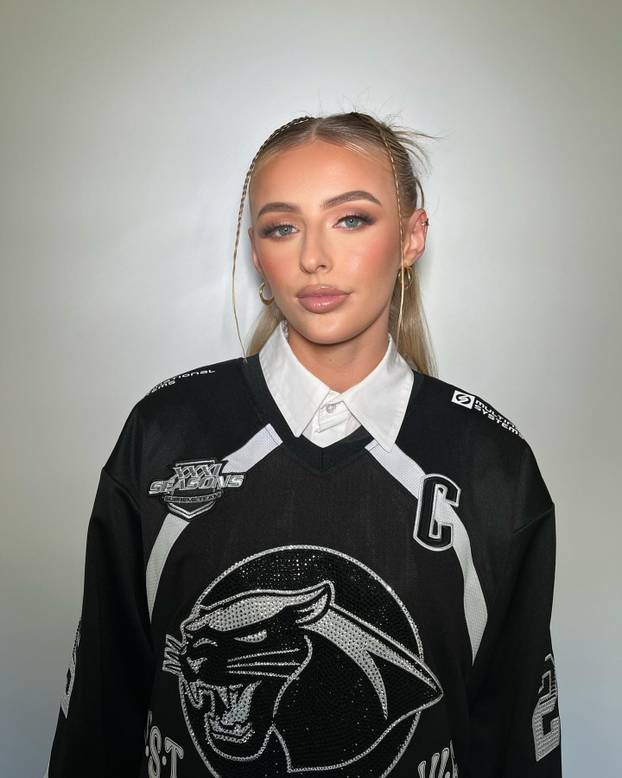 FOTO Prvakinja Europe skinula dres i ušla u povijest. Na prvi je spoj išla u salon namještaja