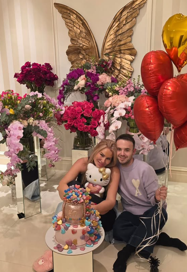 FOTO Mala fešta, raskošne torte i gripa: Evo kako je Gazdina kći proslavila svoj 50. rođendan