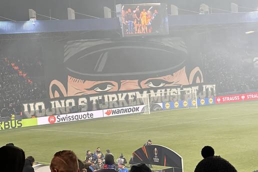 Sramotan transparent zgrozio Europu. 'Uefa ih mora izbaciti!'