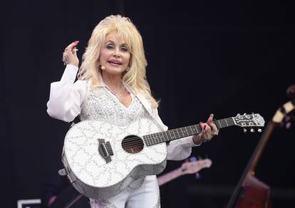 Somerset: Dolly Parton nastupila na Glastonbury Festivalu