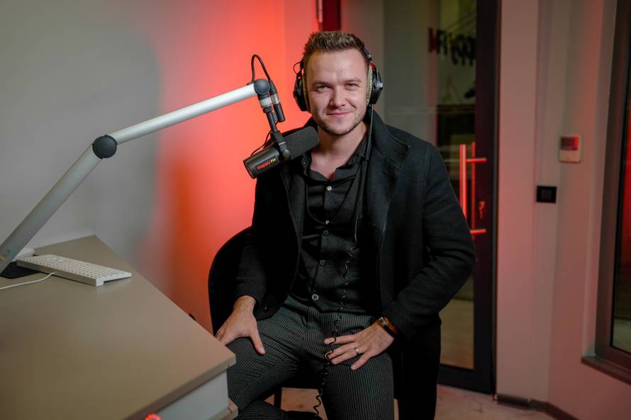 Mladi glazbenik otkrio koje mu je pravo ime, a evo i zašto je zahvalan popularnom Joli