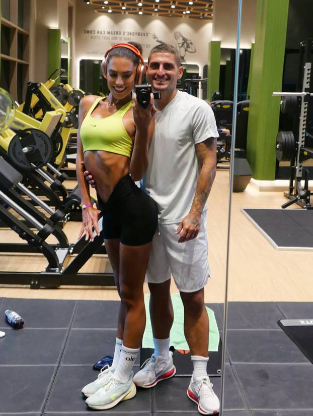 Bujnoj manekenki ne smetaju centimetri talijanske zvijezde