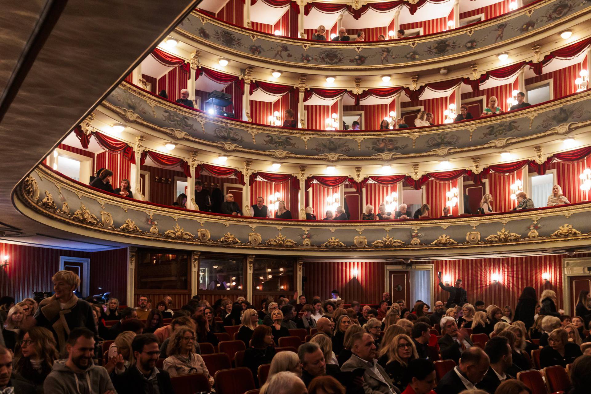Split: U Hrvatskom narodnom kazalištu premijerno izvedena predstava 'Okretište'
