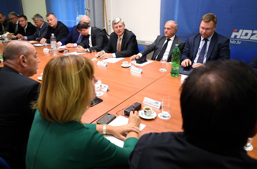Zagreb: Sjednica PredsjedniÅ¡tva i Nacionalnog vijeÄa HDZ-a