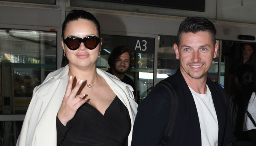 Trudna Lima na premijeri 'Top Guna' prošetala u kreaciji s golišavim trudničkim trbuhom