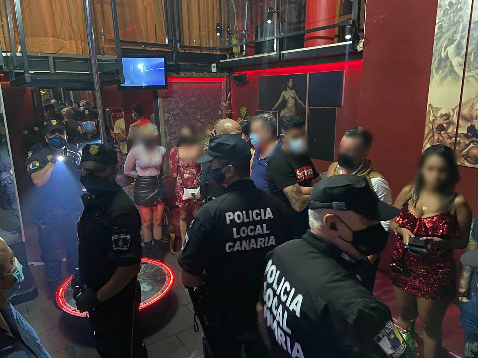 Nogometaši uhapšeni u noćnom klubu s prostitutkama i drogom