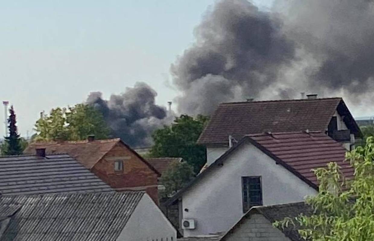 VIDEO Crni dim kod Jakuševca: 'Dimi se jako, vidim s balkona'