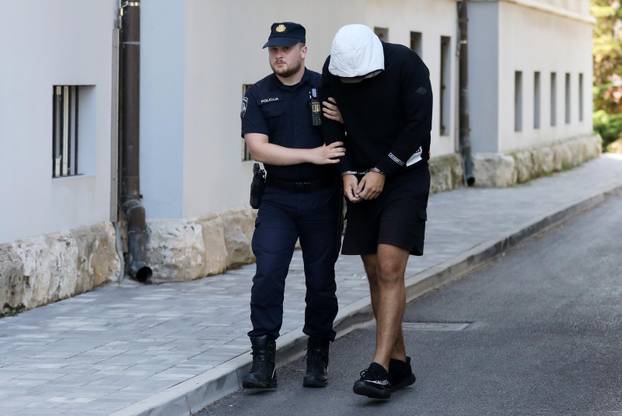 Pula: Privedena još četvorica redara osumnjičena za teško premlaćivanje mladog Slovenca u Poreču