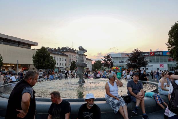 Gospić: Uz svjetlosni spektakl obilježen 168. rođendan Nikole Tesle 