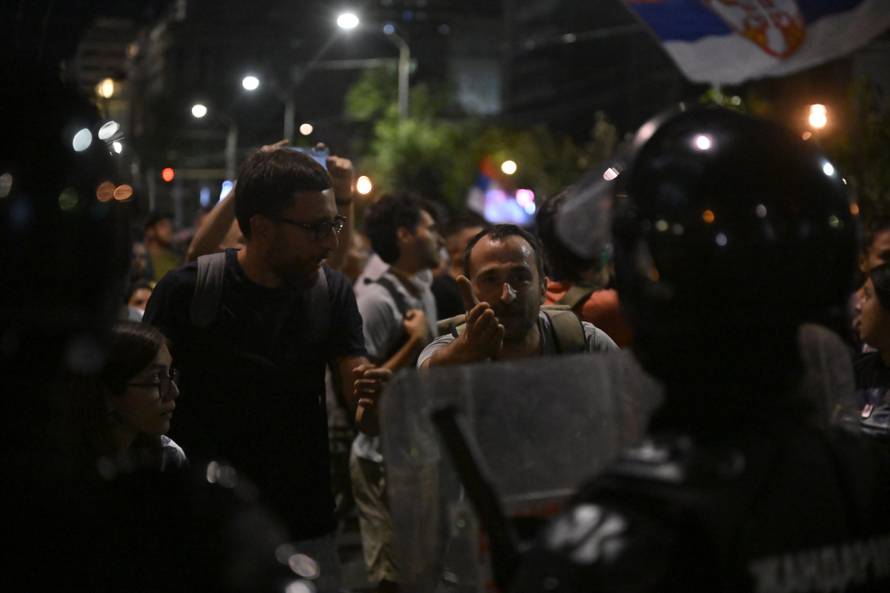 Beograd: Sukob građana i studenata s policijom tijekom prosvijeda