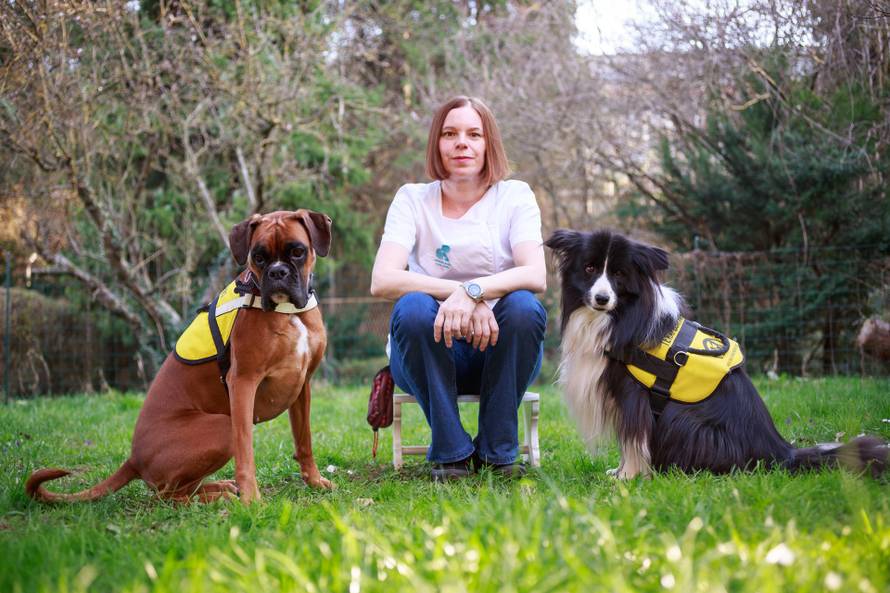 'Mi smo terapijski psi Freya i Jupi. Djeca uz nas brže ozdrave'