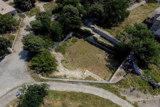 Pogled iz zraka na "Hrvatski Alcatraz"