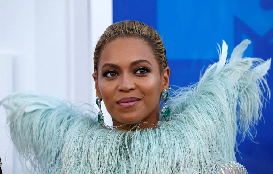 FILE PHOTO: Singer Beyonce arrives at the 2016 MTV Video Music Awards in New York